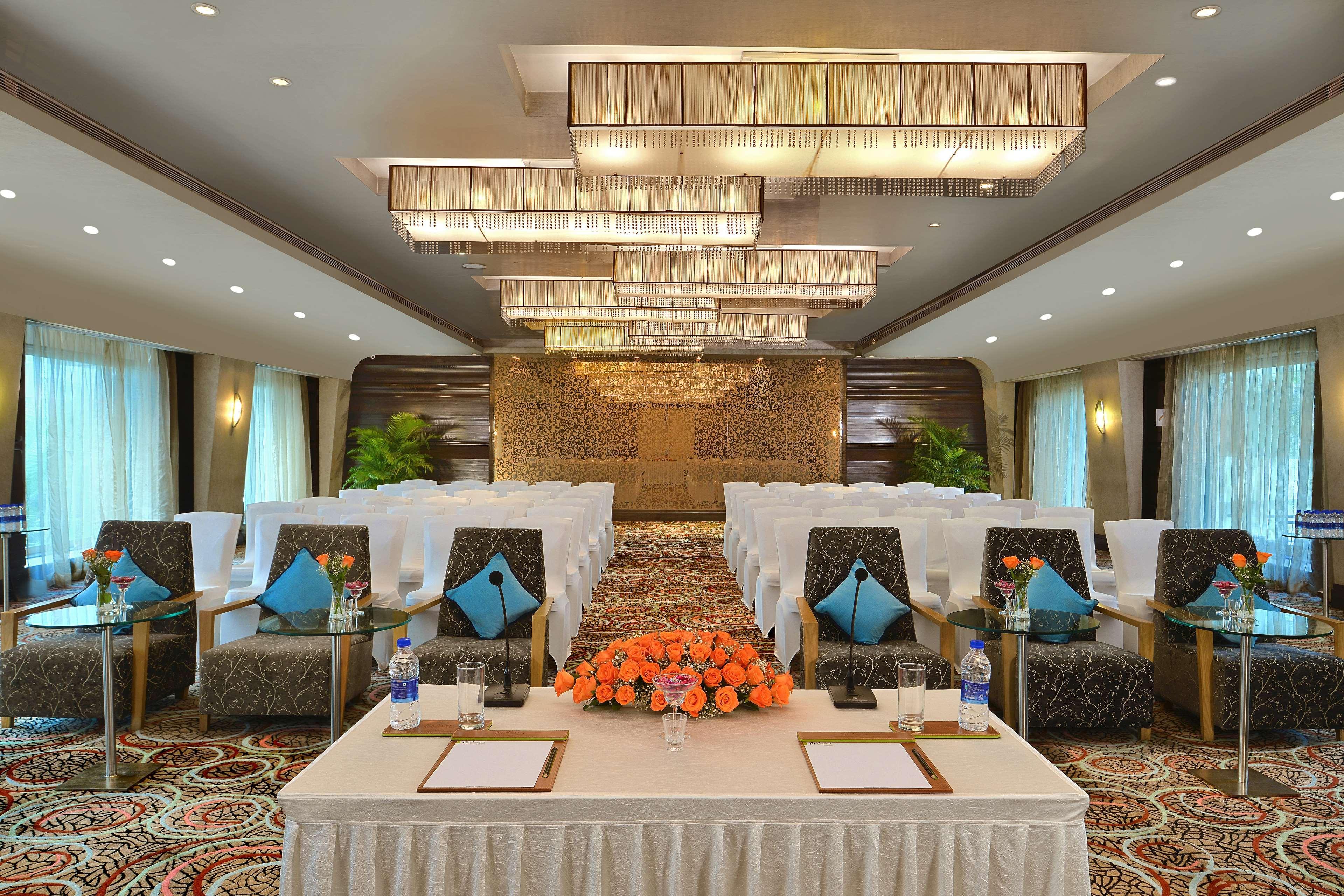 Radisson Mumbai Goregaon Dış mekan fotoğraf