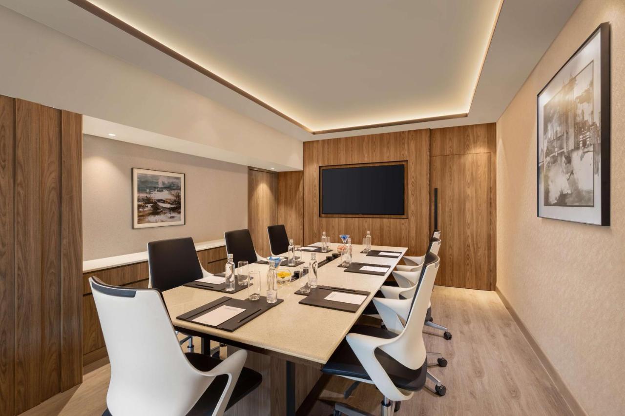 Radisson Mumbai Goregaon Dış mekan fotoğraf