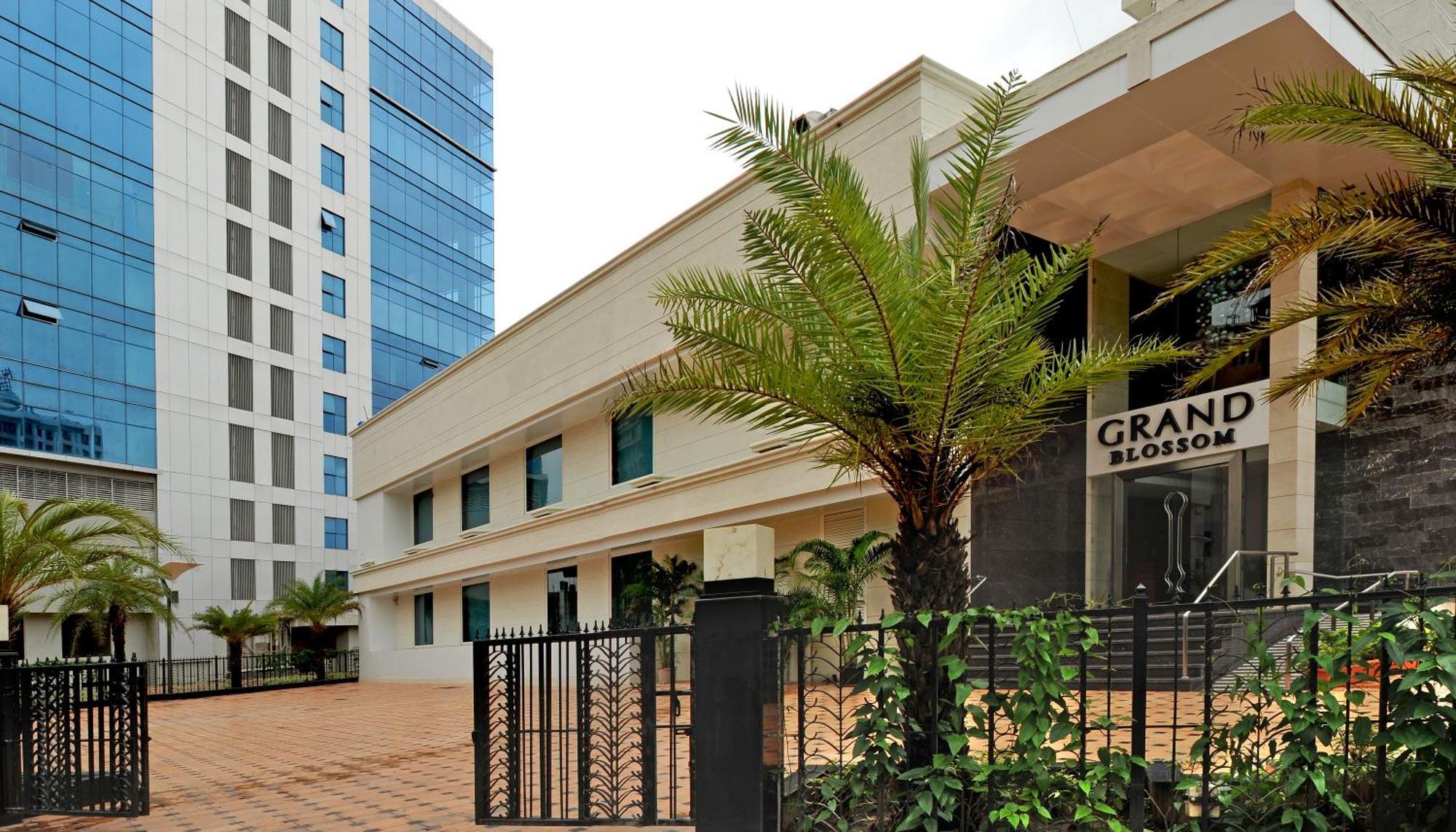 Radisson Mumbai Goregaon Dış mekan fotoğraf